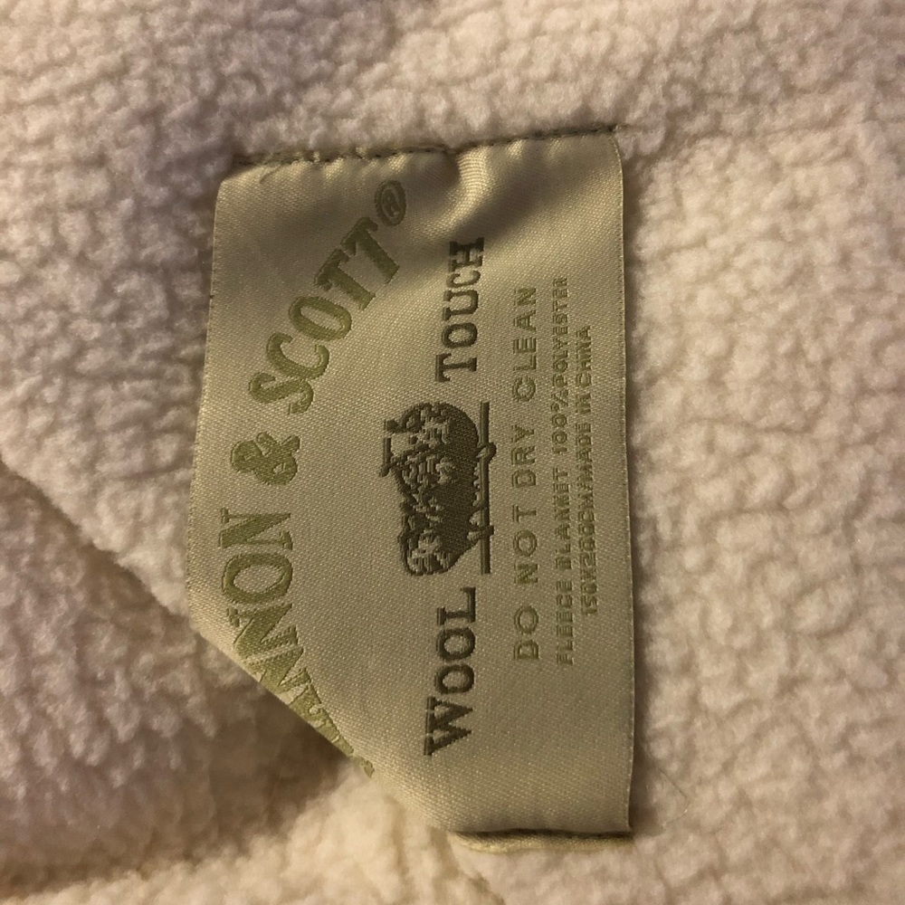 Double sided fleece blanket